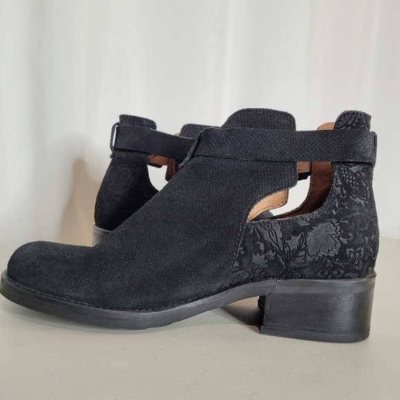 Tara M. Keegan Black Suede Leather Ankle Boots - Size 37 / 6 - 6.5 - Picture 2 of 15